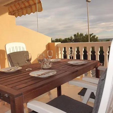2 Bedroom Awesome In Daire Piles